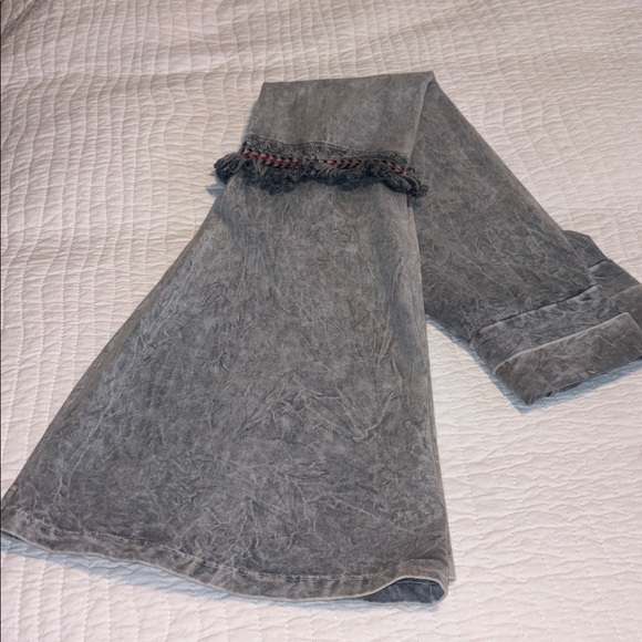 T Party Gray Flare Leggings - Picture 3 of 6